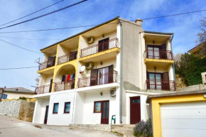 Apartments with a parking space Senj - 16747